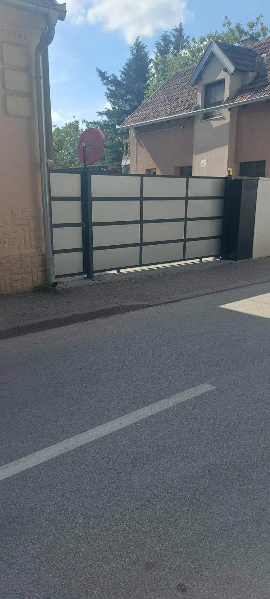 Apartman Espresso Sa Parkingom Sremska Mitrovica Exterior photo